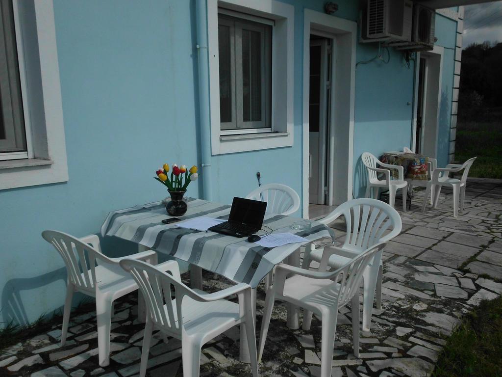 Tom'S House Skriperon Exterior foto