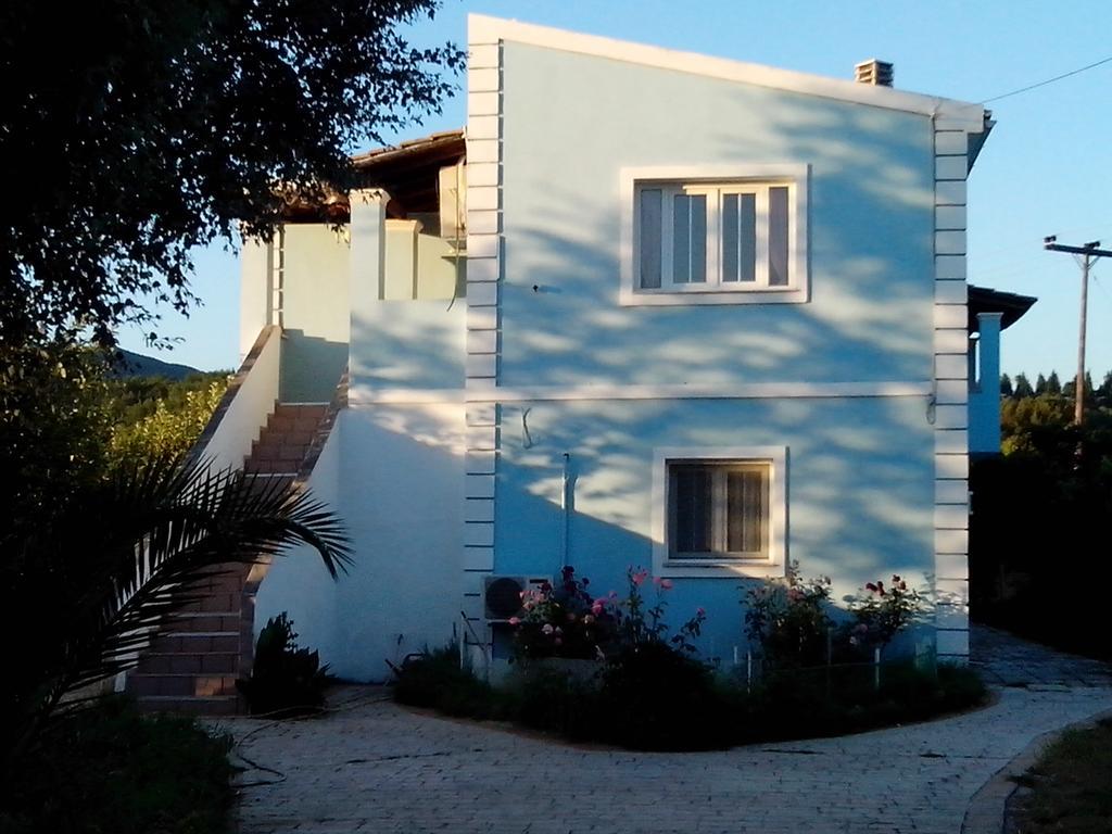 Tom'S House Skriperon Exterior foto