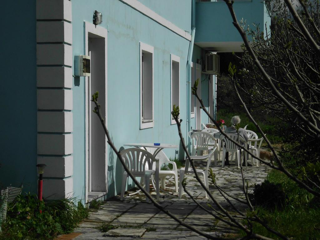 Tom'S House Skriperon Exterior foto