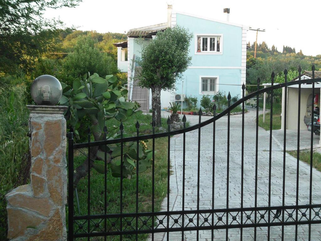 Tom'S House Skriperon Exterior foto