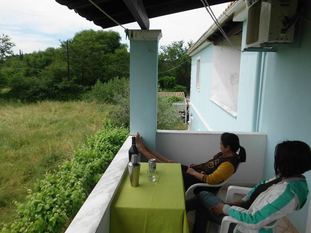 Tom'S House Skriperon Exterior foto