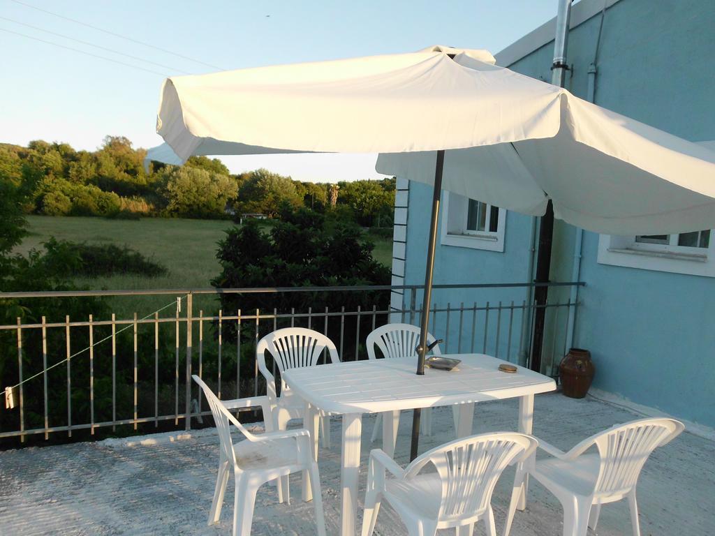 Tom'S House Skriperon Exterior foto