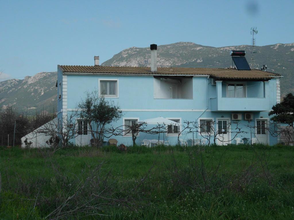 Tom'S House Skriperon Exterior foto